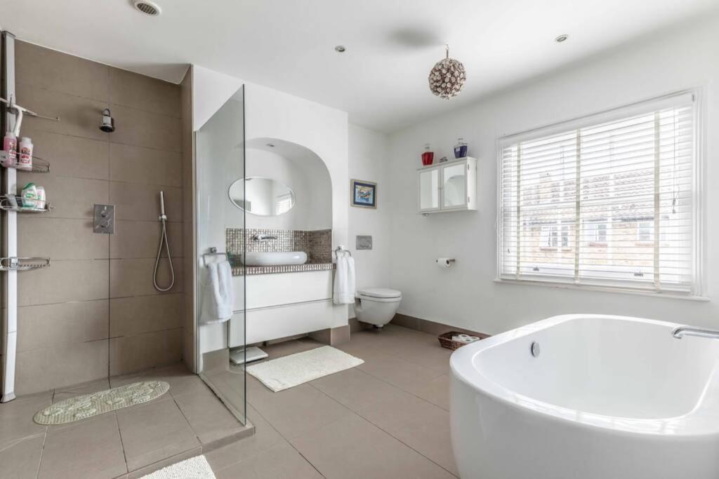 Vila Windsor Town Centre Victorian Townhouse Sleeps 6 Exteriér fotografie